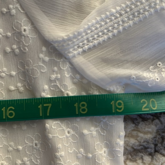 Alice Olivia LANG EMBROIDERED BUTTON DOWN BLOUSE - Picture 7 of 9